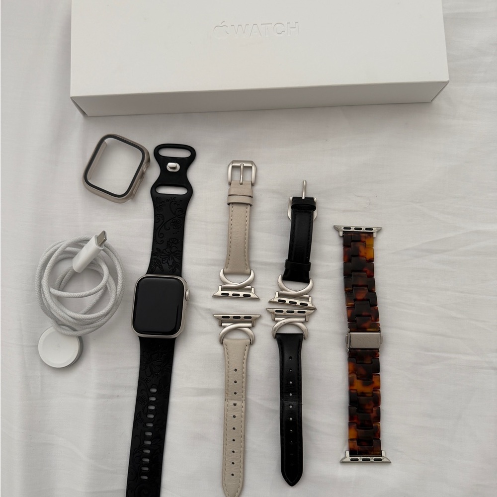 Apple Watch 9 GPS 41mm Starlight with box